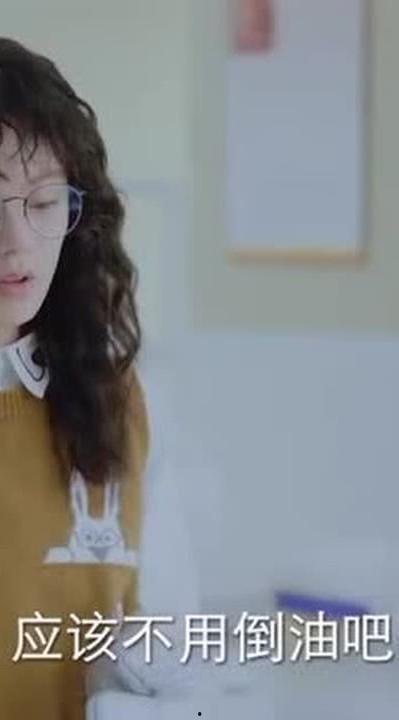 成人吃巧克力视频下载  第1张