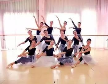 幼师情景舞蹈成人舞蹈视频  第1张